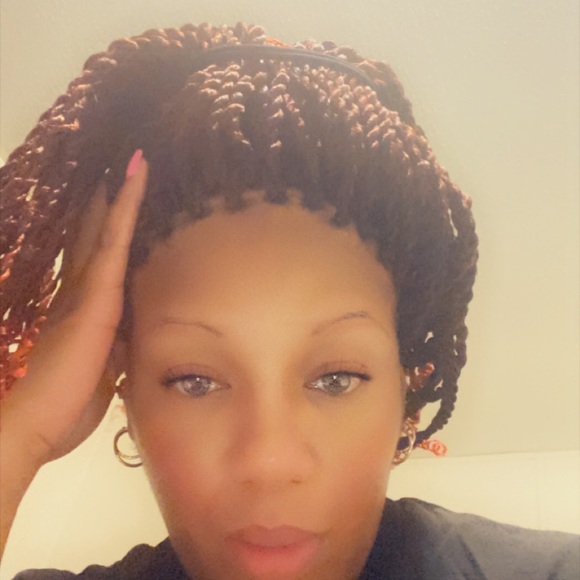 Meet your Posher, Lakendra - Picture 1 of 1